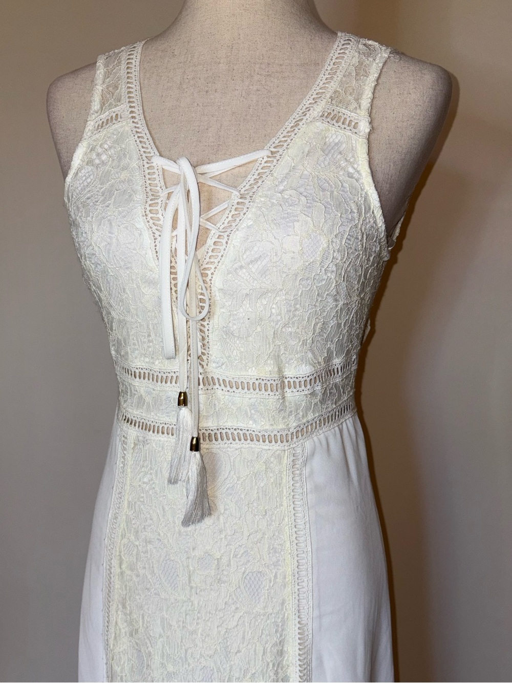 Lulus Bohemian White Lace Maxi Dress with Open Back Size Small - Picture 7 of 9